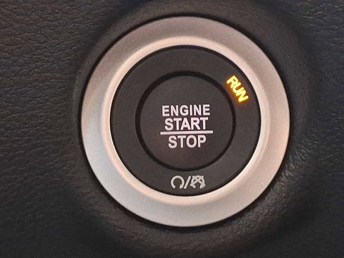 Used 2026 Chrysler Pacifica Select FWD image 23