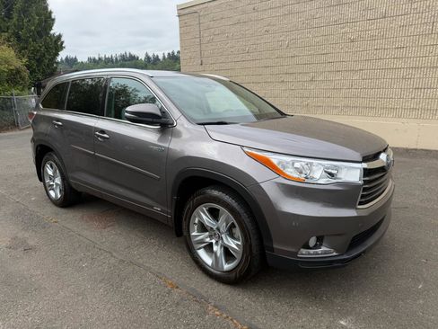 Used 2016 Toyota Highlander Limited Platinum AWD/4WD image 3