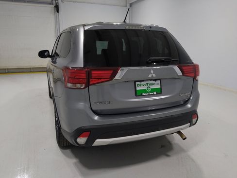 Used 2016 Mitsubishi Outlander SE image 6