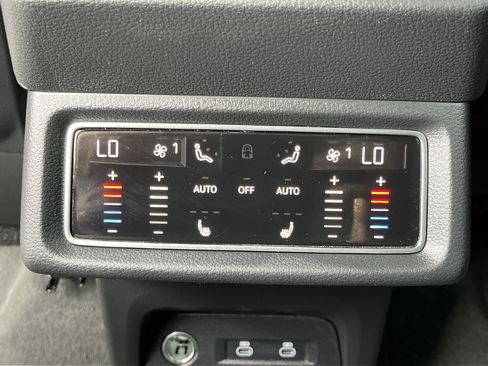 Used 2023 Audi e-tron Chronos w/ Chronos Package AWD/4WD image 20