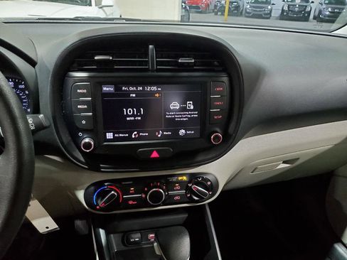 Used 2022 Kia Soul LX w/ Technology Package image 31