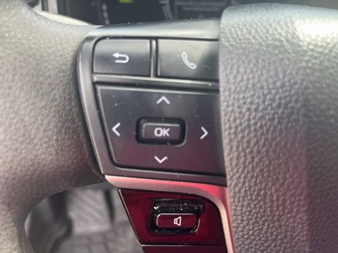 Used 2025 Toyota Camry LE w/ Convenience Package FWD image 11
