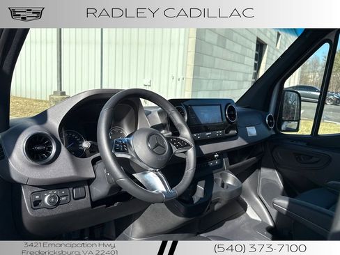 Used 2024 Mercedes-Benz eSprinter 170 Cargo image 12