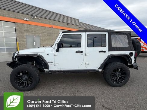 Used 2016 Jeep Wrangler Unlimited Sport w/ Max Tow Package image 13