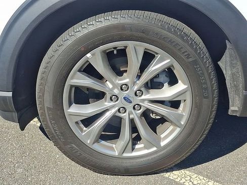 Used 2023 Ford Explorer Limited AWD/4WD image 8