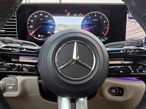 Used 2024 Mercedes-Benz GLS 580 4MATIC w/ Warmth & Comfort Package image 10