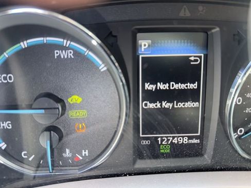 Used 2018 Toyota RAV4 XLE image 9