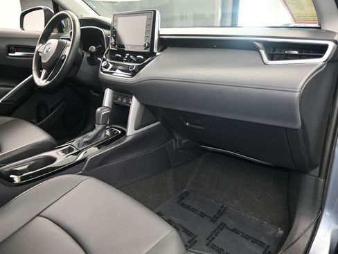 Used 2022 Toyota Corolla Cross XLE image 49