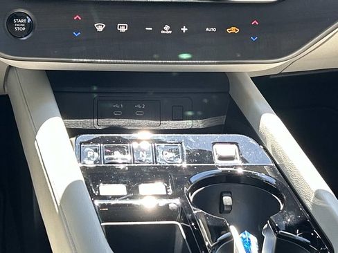 Certified 2025 Nissan Murano SV AWD/4WD image 27