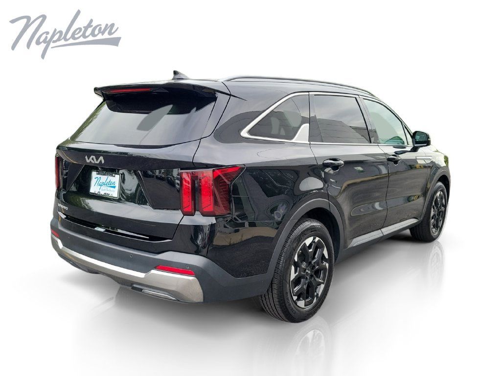 Used 2024 Kia Sorento S FWD image 6