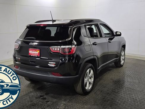 Used 2018 Jeep Compass Latitude w/ Popular Equipment Group image 7