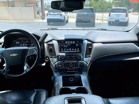 Used 2018 Chevrolet Tahoe LT w/ LT Signature Package RWD image 5