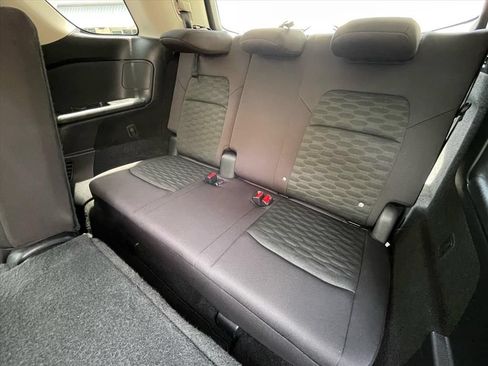 Used 2025 Nissan Pathfinder SV FWD image 29