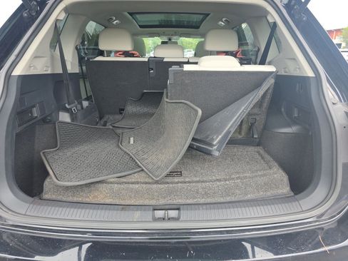Used 2020 Volkswagen Tiguan SE w/ Panoramic Sunroof Package FWD image 16
