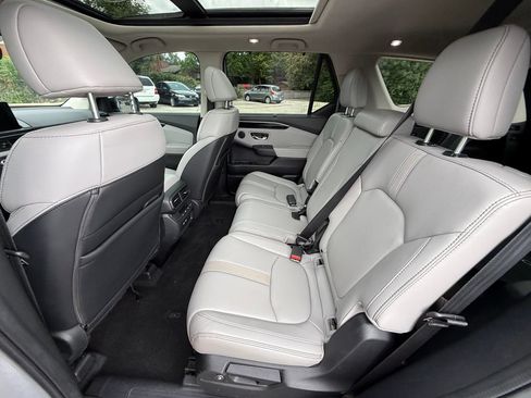 Used 2023 Honda Pilot Touring image 28
