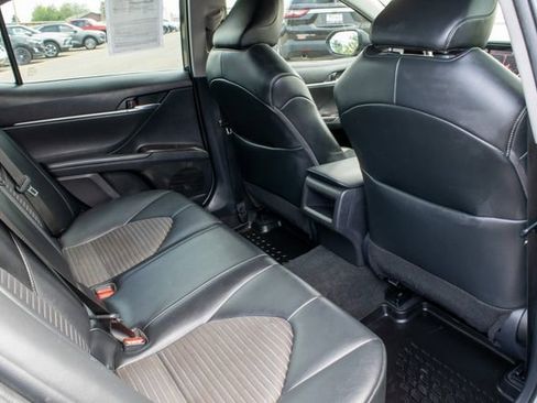 Used 2022 Toyota Camry SE image 19