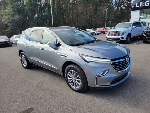 Used 2024 Buick Enclave Premium image 8