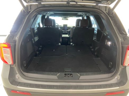 Used 2022 Ford Explorer Platinum w/ Equipment Group 601A image 8