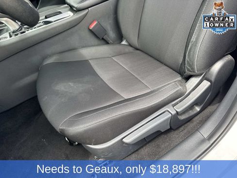 Used 2025 Nissan Sentra SV FWD image 36