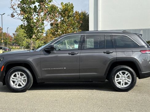 Used 2023 Jeep Grand Cherokee Laredo image 7