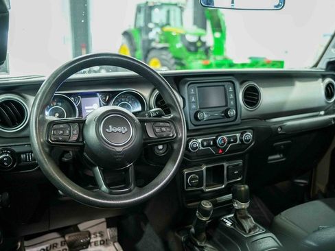 Used 2020 Jeep Gladiator Sport w/ Trailer Tow Package image 18