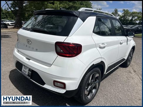 New 2026 Hyundai Venue SEL FWD image 7