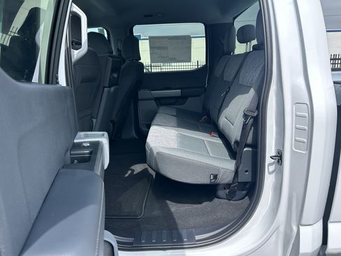 New 2026 Ford F250 XLT w/ FX4 Off-Road Package AWD/4WD image 33