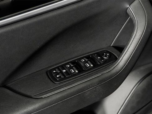 Used 2022 Maserati Levante GT AWD/4WD image 45