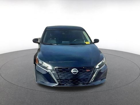 Used 2025 Nissan Altima 2.5 SR image 3