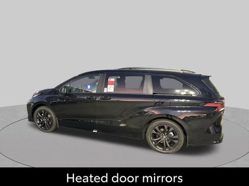 Used 2026 Toyota Sienna XSE FWD image 12