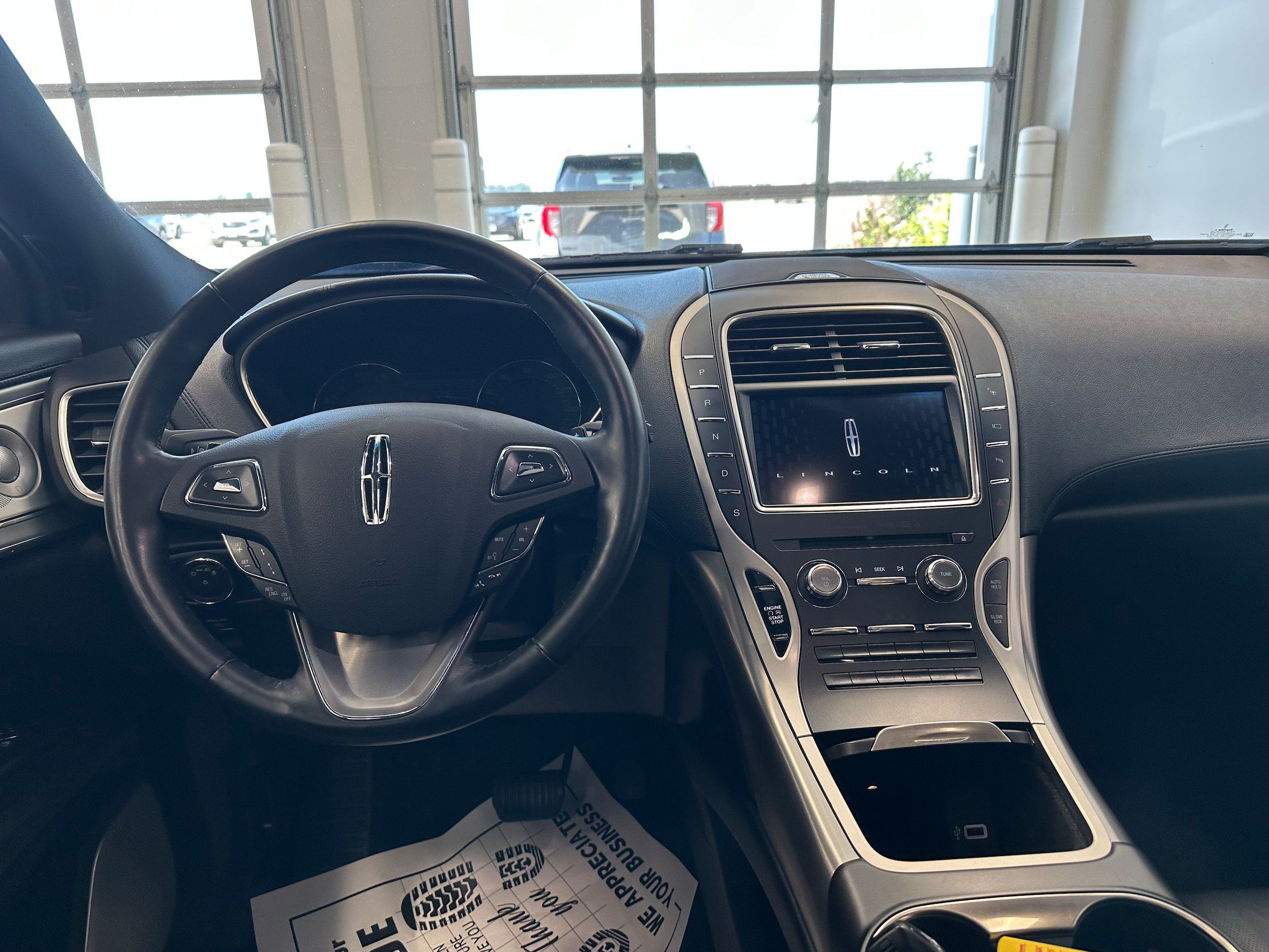Used 2017 Lincoln MKX Reserve w/ Luxury Package AWD/4WD image 17