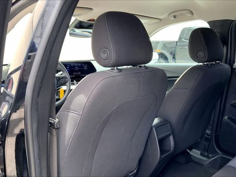 Used 2024 Chevrolet Trax LS w/ LS Convenience Package FWD image 12