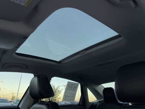 Certified 2023 Volkswagen Jetta SE w/ Panoramic Sunroof Package image 11