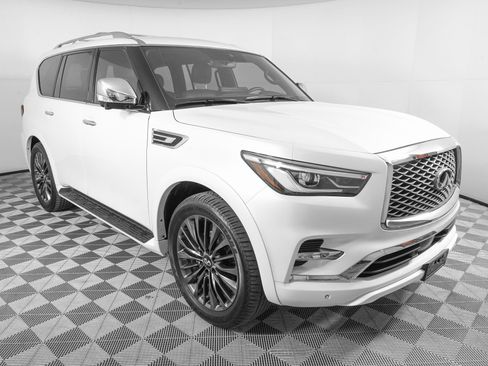 Used 2024 INFINITI QX80 Sensory w/ Cargo Package image 3