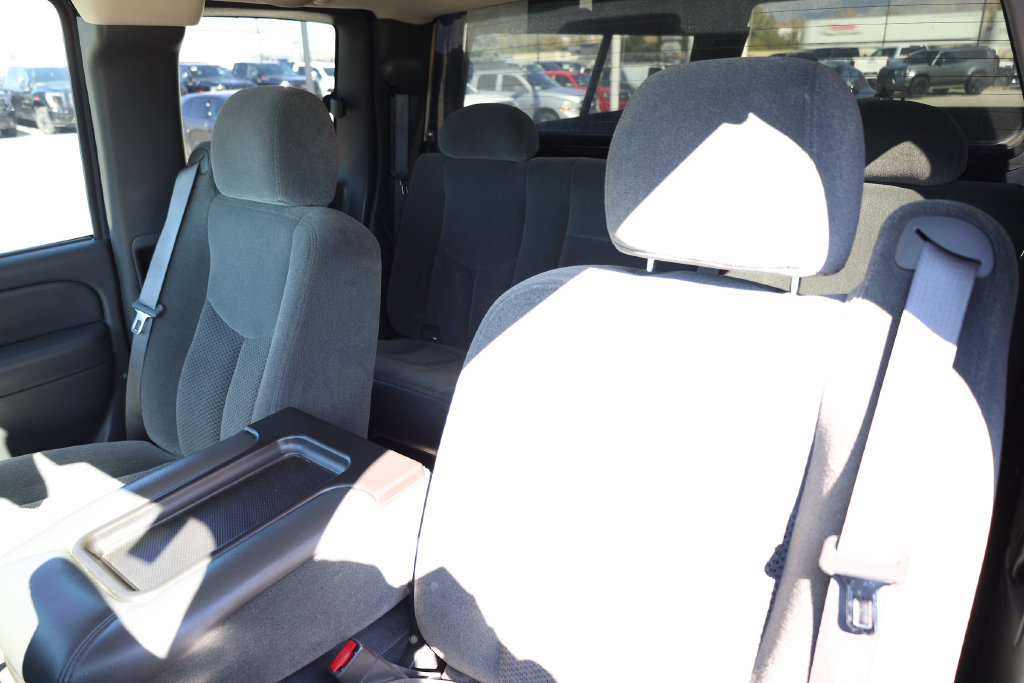 Used 2006 Chevrolet Silverado 1500 LT w/ Light Duty Power Package AWD/4WD image 16