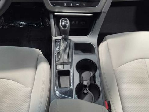 Used 2015 Hyundai Sonata SE w/ Option Group 09 FWD image 18