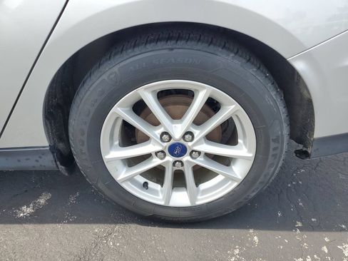 Used 2016 Ford Focus SE FWD image 28