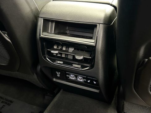 Used 2023 Jeep Grand Cherokee 4WD 4xe image 17