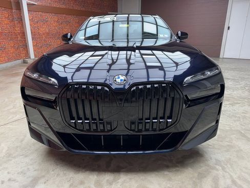 Certified 2023 BMW 760i xDrive w/ Executive Package image 8