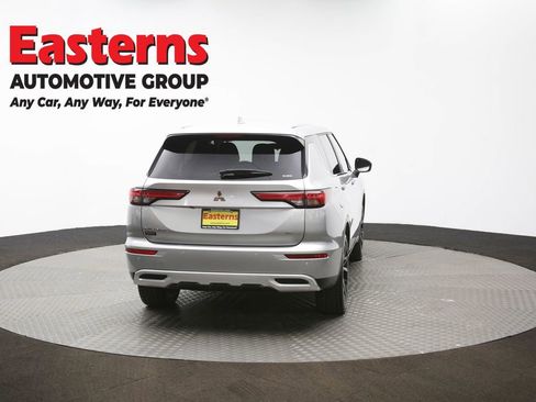 Used 2024 Mitsubishi Outlander SE image 37