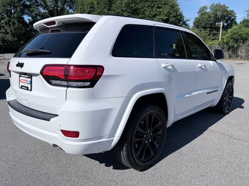 Used 2020 Jeep Grand Cherokee Altitude RWD image 6