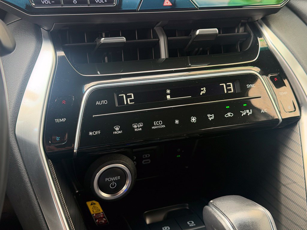 Used 2024 Toyota Venza XLE AWD/4WD image 15