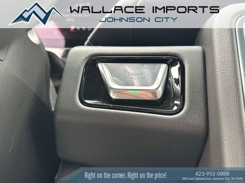 Used 2025 GMC Yukon Denali AWD/4WD image 22