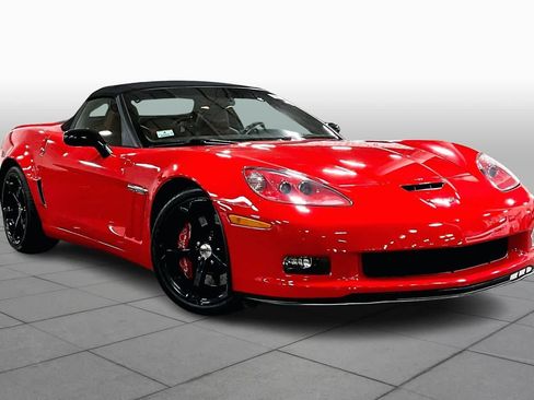 Used 2013 Chevrolet Corvette Grand Sport w/ 2LT Preferred Equipment Group image 2