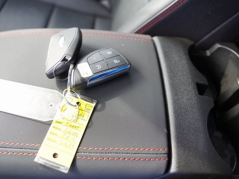 Used 2023 Chevrolet Colorado Z71 w/ Z71 Convenience Package 2 image 2