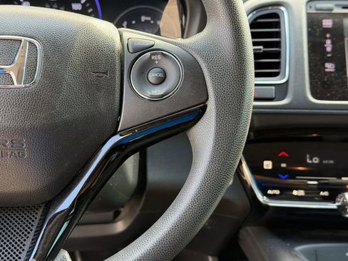 Used 2018 Honda HR-V EX image 11