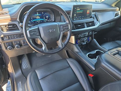 Used 2022 Chevrolet Tahoe Z71 w/ Luxury Package image 18