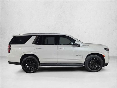 Used 2022 Chevrolet Tahoe High Country w/ Premium Package 2 AWD/4WD image 4