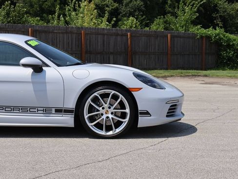 Used 2024 Porsche 718 Cayman RWD image 10