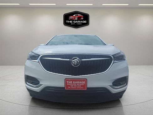 Used 2018 Buick Enclave Essence AWD/4WD image 2